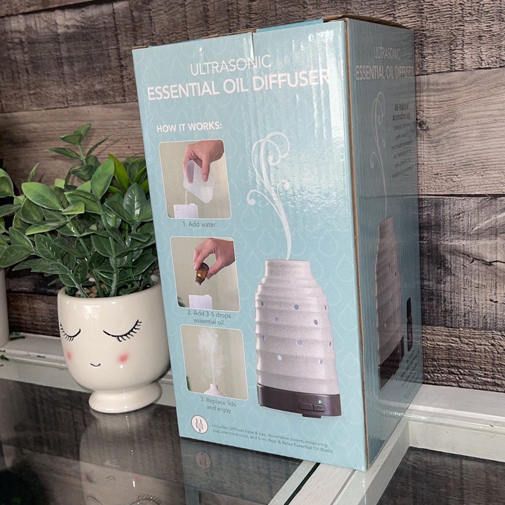 ❤️NEW!!!❤️ Ultrasonic Essential Oil Diffuser. - Picture 5 of 15